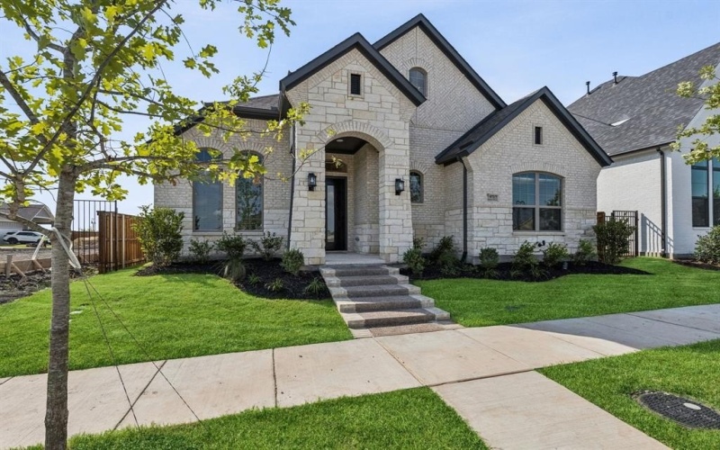 9717 Dahlia Boulevard, Mesquite, TX 75126, 3 Bedrooms Bedrooms, ,2 BathroomsBathrooms,Residential,For Sale,9717 Dahlia Boulevard,20858238