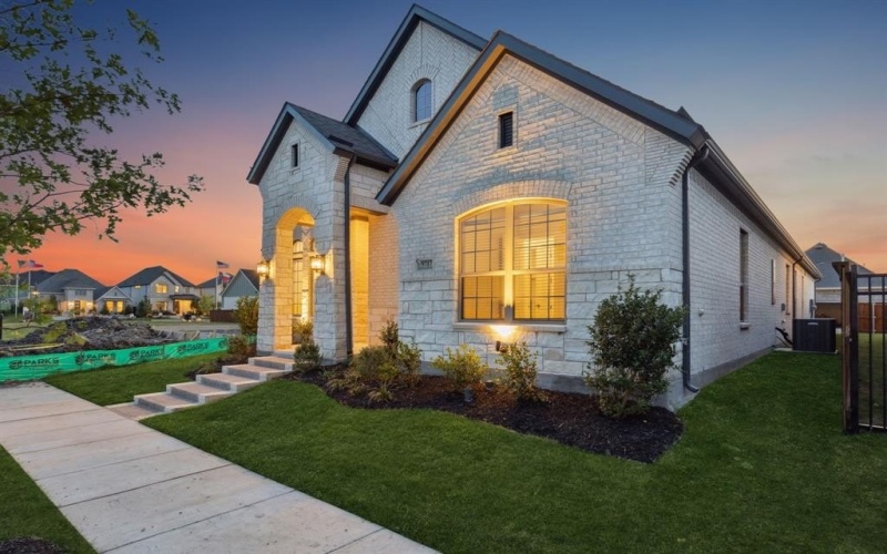 9717 Dahlia Boulevard, Mesquite, TX 75126, 3 Bedrooms Bedrooms, ,2 BathroomsBathrooms,Residential,For Sale,9717 Dahlia Boulevard,20858238