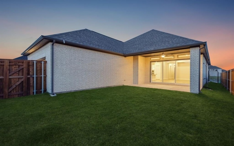 9717 Dahlia Boulevard, Mesquite, TX 75126, 3 Bedrooms Bedrooms, ,2 BathroomsBathrooms,Residential,For Sale,9717 Dahlia Boulevard,20858238