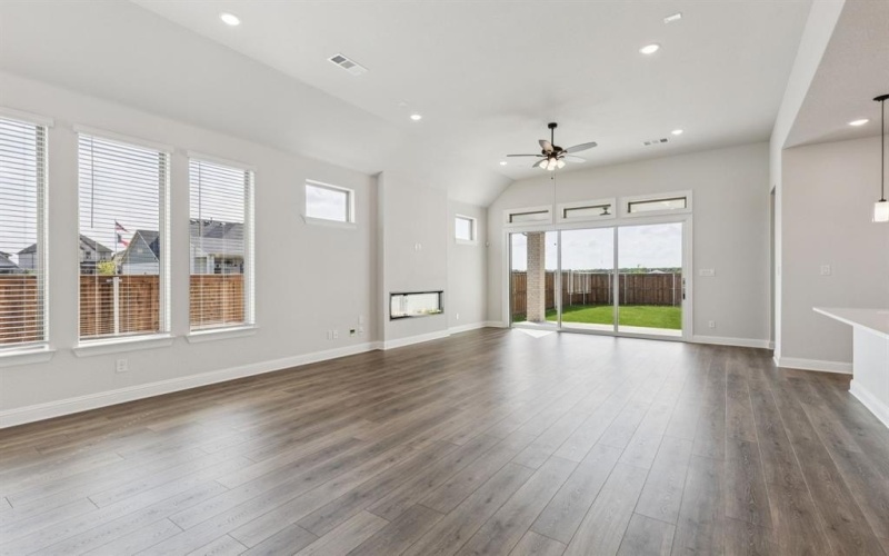 9717 Dahlia Boulevard, Mesquite, TX 75126, 3 Bedrooms Bedrooms, ,2 BathroomsBathrooms,Residential,For Sale,9717 Dahlia Boulevard,20858238