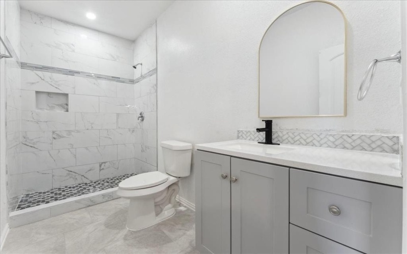 724 Perry Avenue, Waxahachie, TX 75165, 3 Habitaciones Habitaciones , ,2 BañosBaños,Residential,En Venta,724 Perry Avenue,20858359