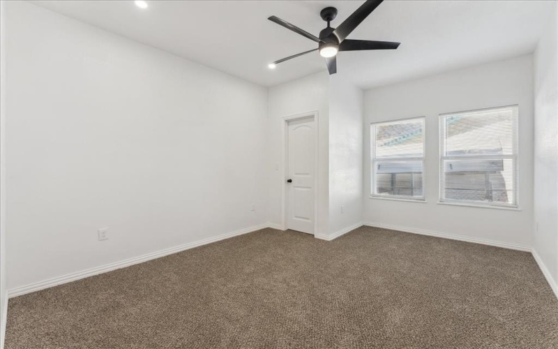 724 Perry Avenue, Waxahachie, TX 75165, 3 Habitaciones Habitaciones , ,2 BañosBaños,Residential,En Venta,724 Perry Avenue,20858359