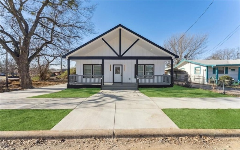 724 Perry Avenue, Waxahachie, TX 75165, 3 Habitaciones Habitaciones , ,2 BañosBaños,Residential,En Venta,724 Perry Avenue,20858359