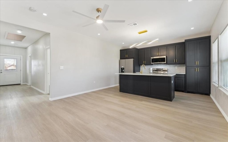 724 Perry Avenue, Waxahachie, TX 75165, 3 Habitaciones Habitaciones , ,2 BañosBaños,Residential,En Venta,724 Perry Avenue,20858359