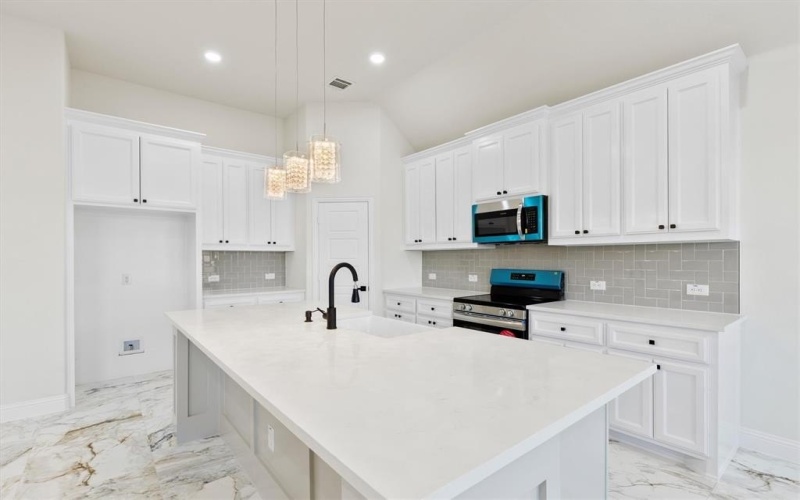 8833 Kiowa Drive, Greenville, TX 75402, 4 Bedrooms Bedrooms, ,2 BathroomsBathrooms,Residential,For Sale,8833 Kiowa Drive,20858652