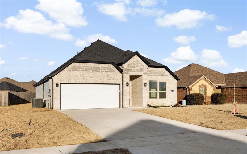 8833 Kiowa Drive, Greenville, TX 75402, 4 Bedrooms Bedrooms, ,2 BathroomsBathrooms,Residential,For Sale,8833 Kiowa Drive,20858652