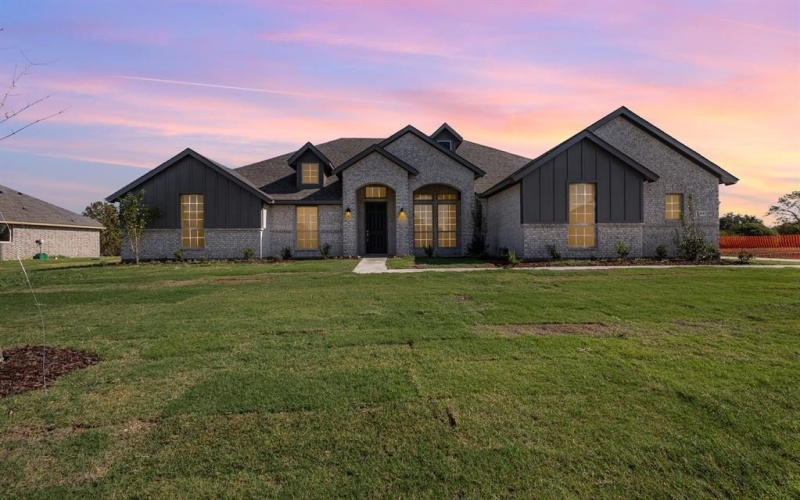 260 Crystal Lake Lane, Red Oak, TX 75154, 4 Bedrooms Bedrooms, ,3 BathroomsBathrooms,Residential,For Sale,260 Crystal Lake Lane,20859055