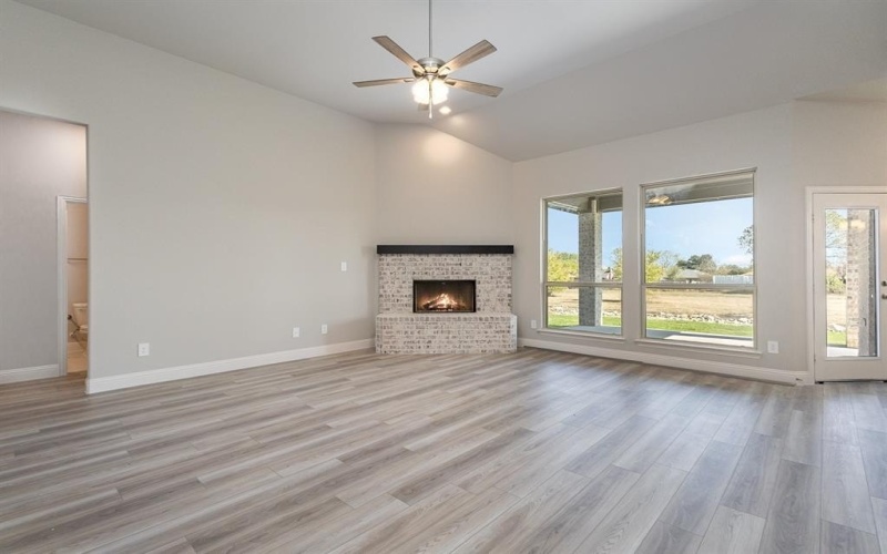 260 Crystal Lake Lane, Red Oak, TX 75154, 4 Bedrooms Bedrooms, ,3 BathroomsBathrooms,Residential,For Sale,260 Crystal Lake Lane,20859055