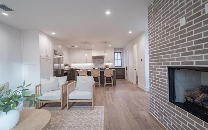 4529 Emerson Avenue #5, University Park, TX 75205, 2 Bedrooms Bedrooms, ,2 BathroomsBathrooms,Residential Lease,For Rent,4529 Emerson Avenue,20859307