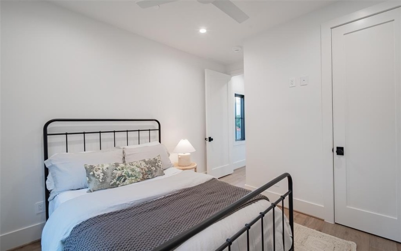 4529 Emerson Avenue #5, University Park, TX 75205, 2 Bedrooms Bedrooms, ,2 BathroomsBathrooms,Residential Lease,For Rent,4529 Emerson Avenue,20859307