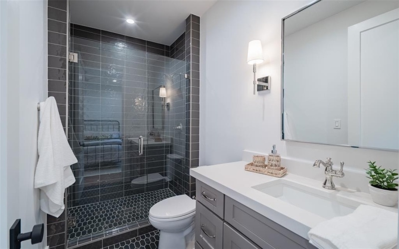 4529 Emerson Avenue #5, University Park, TX 75205, 2 Bedrooms Bedrooms, ,2 BathroomsBathrooms,Residential Lease,For Rent,4529 Emerson Avenue,20859307
