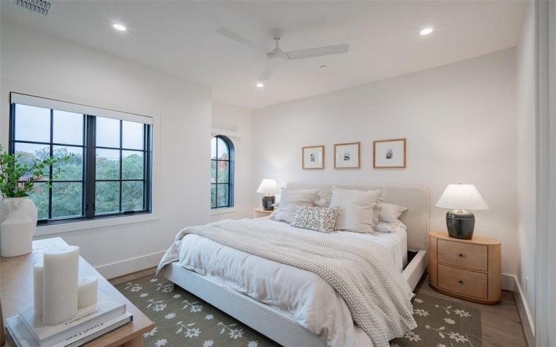 4529 Emerson Avenue #5, University Park, TX 75205, 2 Bedrooms Bedrooms, ,2 BathroomsBathrooms,Residential Lease,For Rent,4529 Emerson Avenue,20859307