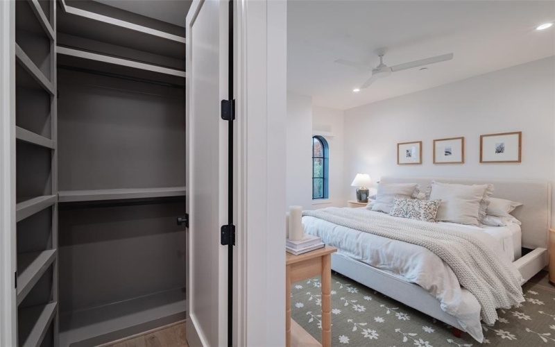 4529 Emerson Avenue #5, University Park, TX 75205, 2 Bedrooms Bedrooms, ,2 BathroomsBathrooms,Residential Lease,For Rent,4529 Emerson Avenue,20859307