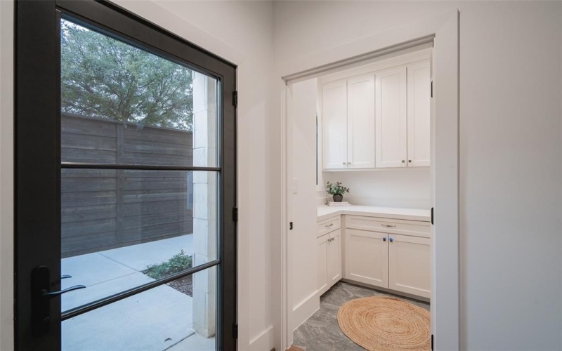 4529 Emerson Avenue #5, University Park, TX 75205, 2 Bedrooms Bedrooms, ,2 BathroomsBathrooms,Residential Lease,For Rent,4529 Emerson Avenue,20859307