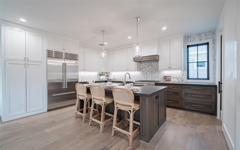 4529 Emerson Avenue #5, University Park, TX 75205, 2 Bedrooms Bedrooms, ,2 BathroomsBathrooms,Residential Lease,For Rent,4529 Emerson Avenue,20859307