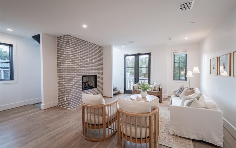 4529 Emerson Avenue #5, University Park, TX 75205, 2 Bedrooms Bedrooms, ,2 BathroomsBathrooms,Residential Lease,For Rent,4529 Emerson Avenue,20859307