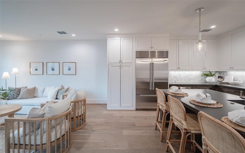 4529 Emerson Avenue #5, University Park, TX 75205, 2 Bedrooms Bedrooms, ,2 BathroomsBathrooms,Residential Lease,For Rent,4529 Emerson Avenue,20859307