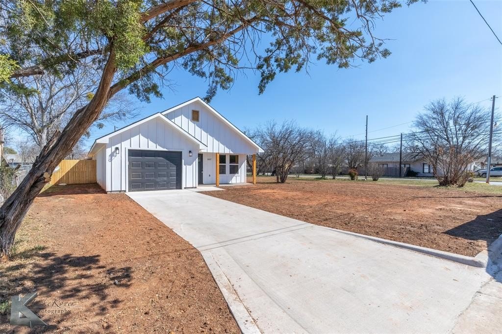 1037 Elm Street, Abilene, TX 79602, 3 Bedrooms Bedrooms, ,2 BathroomsBathrooms,Residential,For Sale,1037 Elm Street,20859477