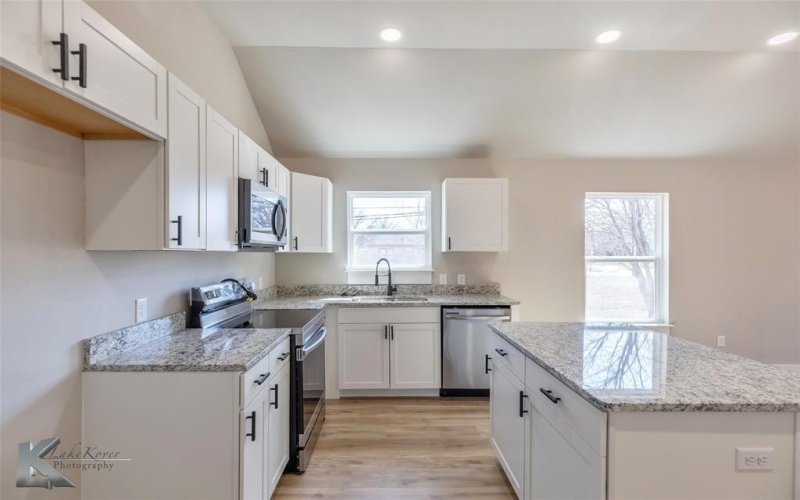 1037 Elm Street, Abilene, TX 79602, 3 Bedrooms Bedrooms, ,2 BathroomsBathrooms,Residential,For Sale,1037 Elm Street,20859477