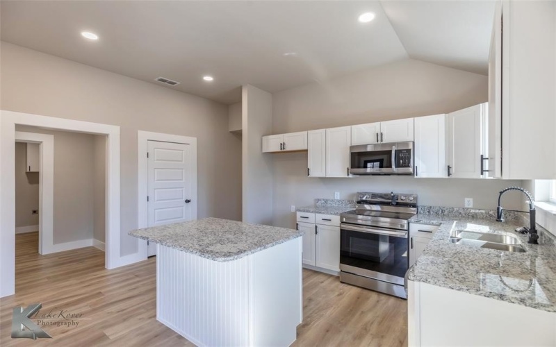 1037 Elm Street, Abilene, TX 79602, 3 Bedrooms Bedrooms, ,2 BathroomsBathrooms,Residential,For Sale,1037 Elm Street,20859477