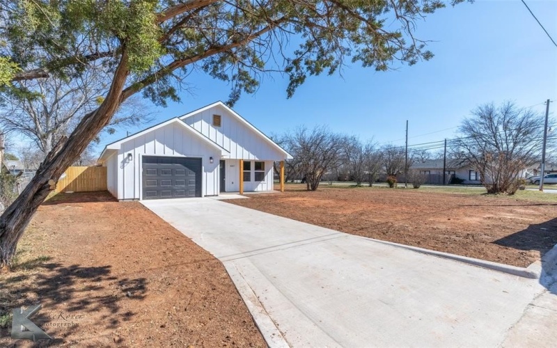 1037 Elm Street, Abilene, TX 79602, 3 Bedrooms Bedrooms, ,2 BathroomsBathrooms,Residential,For Sale,1037 Elm Street,20859477