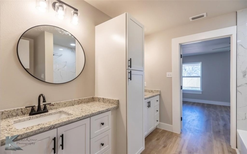 1037 Elm Street, Abilene, TX 79602, 3 Bedrooms Bedrooms, ,2 BathroomsBathrooms,Residential,For Sale,1037 Elm Street,20859477