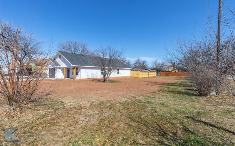 1037 Elm Street, Abilene, TX 79602, 3 Bedrooms Bedrooms, ,2 BathroomsBathrooms,Residential,For Sale,1037 Elm Street,20859477