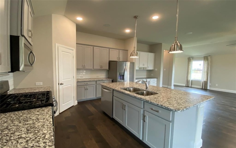 8325 Oak Island Trail, McKinney, TX 75071, 3 Bedrooms Bedrooms, ,2 BathroomsBathrooms,Residential,For Sale,8325 Oak Island Trail,20859606