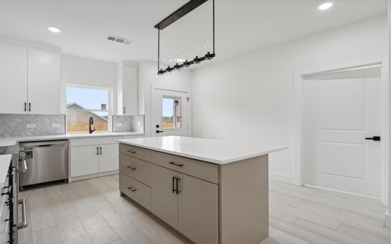 5809 Black Pine Circle, Granbury, TX 76048, 3 Habitaciones Habitaciones , ,2 BañosBaños,Residential,En Venta,5809 Black Pine Circle,20861994