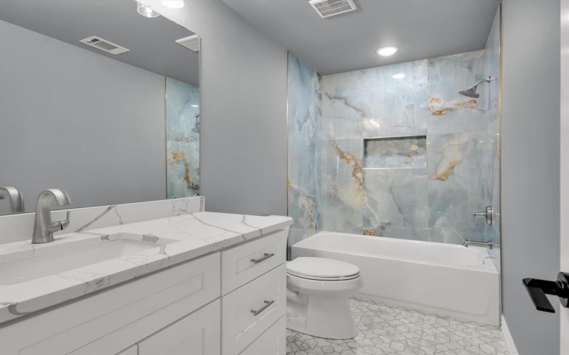 4600 Eagle Nest Court, Granbury, TX 76048, 4 Bedrooms Bedrooms, ,2 BathroomsBathrooms,Residential,For Sale,4600 Eagle Nest Court,20862006