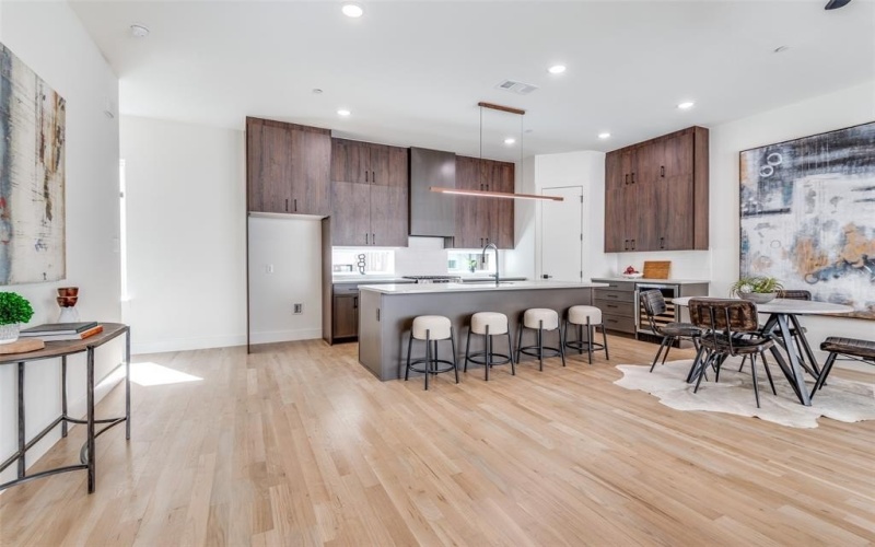 2908 Hawthorne Avenue #103, Dallas, TX 75219, 2 Bedrooms Bedrooms, ,2 BathroomsBathrooms,Residential,For Sale,2908 Hawthorne Avenue,20862032