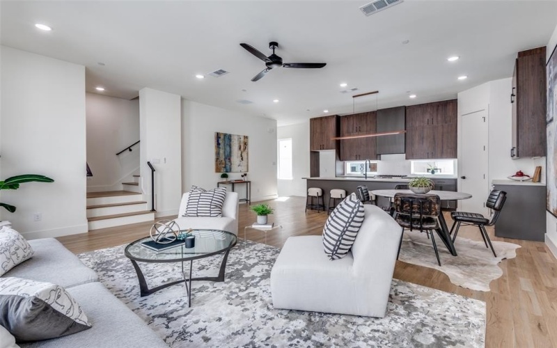 2908 Hawthorne Avenue #103, Dallas, TX 75219, 2 Bedrooms Bedrooms, ,2 BathroomsBathrooms,Residential,For Sale,2908 Hawthorne Avenue,20862032