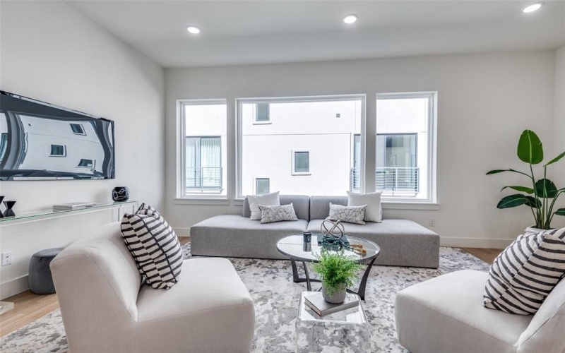 2908 Hawthorne Avenue #103, Dallas, TX 75219, 2 Bedrooms Bedrooms, ,2 BathroomsBathrooms,Residential,For Sale,2908 Hawthorne Avenue,20862032
