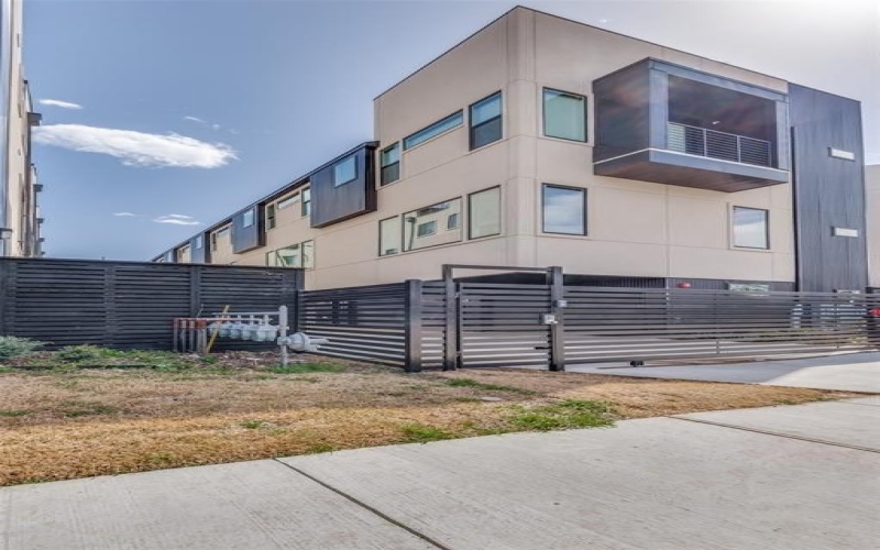 2908 Hawthorne Avenue #103, Dallas, TX 75219, 2 Bedrooms Bedrooms, ,2 BathroomsBathrooms,Residential,For Sale,2908 Hawthorne Avenue,20862032