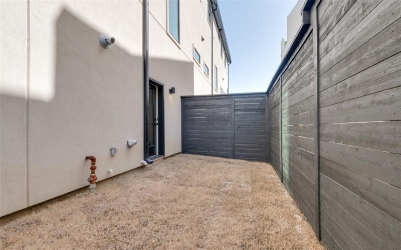 2908 Hawthorne Avenue #103, Dallas, TX 75219, 2 Bedrooms Bedrooms, ,2 BathroomsBathrooms,Residential,For Sale,2908 Hawthorne Avenue,20862032