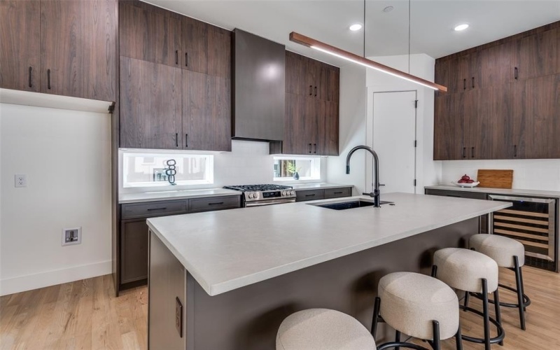 2908 Hawthorne Avenue #103, Dallas, TX 75219, 2 Bedrooms Bedrooms, ,2 BathroomsBathrooms,Residential,For Sale,2908 Hawthorne Avenue,20862032