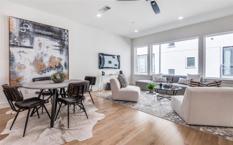 2908 Hawthorne Avenue #103, Dallas, TX 75219, 2 Bedrooms Bedrooms, ,2 BathroomsBathrooms,Residential,For Sale,2908 Hawthorne Avenue,20862032