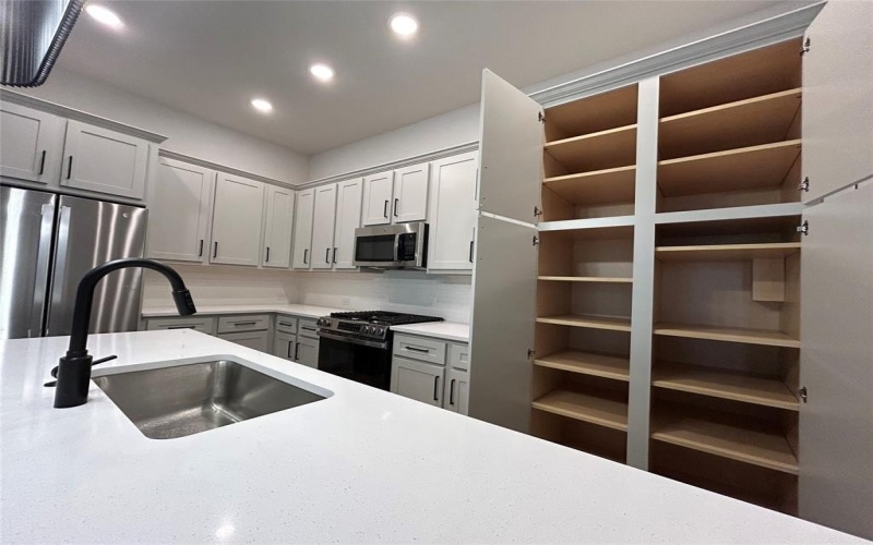 539 Mission Trail, Arlington, TX 76010, 4 Bedrooms Bedrooms, ,2 BathroomsBathrooms,Residential Lease,For Rent,539 Mission Trail,20864314