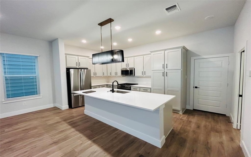 539 Mission Trail, Arlington, TX 76010, 4 Bedrooms Bedrooms, ,2 BathroomsBathrooms,Residential Lease,For Rent,539 Mission Trail,20864314