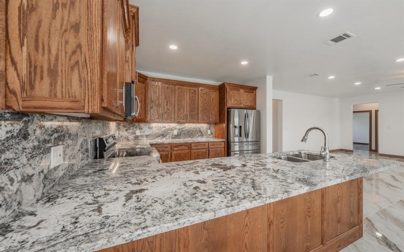 206 Hix Road, Cleburne, TX 76031, 5 Bedrooms Bedrooms, ,2 BathroomsBathrooms,Residential,For Sale,206 Hix Road,20862050