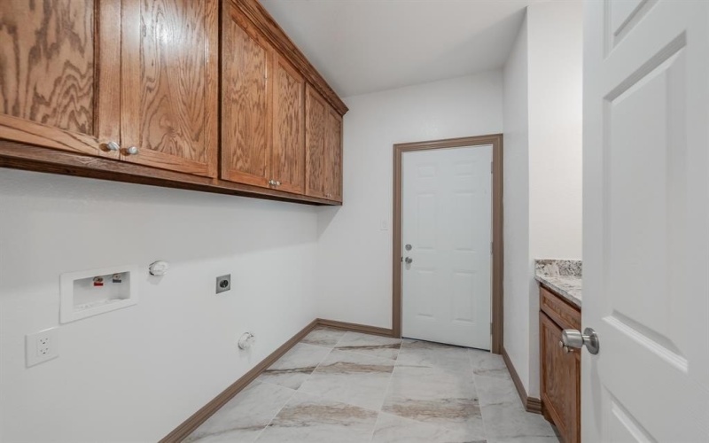 206 Hix Road, Cleburne, TX 76031, 5 Bedrooms Bedrooms, ,2 BathroomsBathrooms,Residential,For Sale,206 Hix Road,20862050