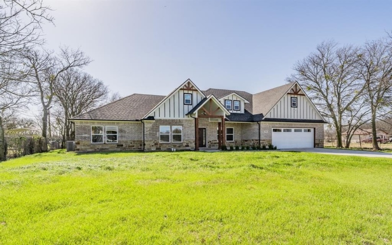 206 Hix Road, Cleburne, TX 76031, 5 Bedrooms Bedrooms, ,2 BathroomsBathrooms,Residential,For Sale,206 Hix Road,20862050