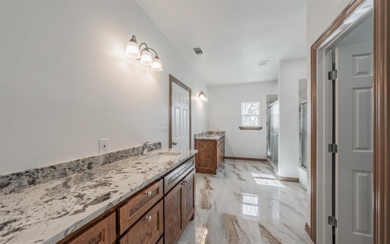 206 Hix Road, Cleburne, TX 76031, 5 Bedrooms Bedrooms, ,2 BathroomsBathrooms,Residential,For Sale,206 Hix Road,20862050