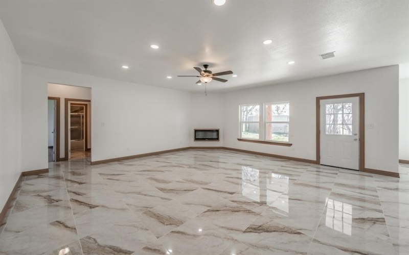 206 Hix Road, Cleburne, TX 76031, 5 Bedrooms Bedrooms, ,2 BathroomsBathrooms,Residential,For Sale,206 Hix Road,20862050