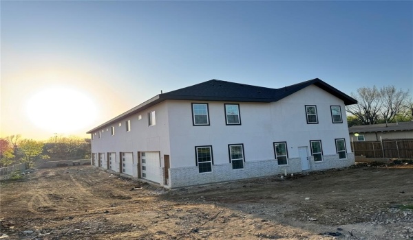6800 Oak Crest Drive W, Kennedale, TX 76140, 15 Bedrooms Bedrooms, ,12 BathroomsBathrooms,Residential Multi Family,For Sale,6800 Oak Crest Drive W,20862064