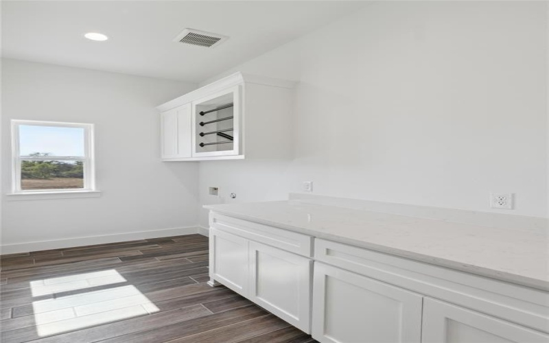 104 Oak Meadow Lane, Weatherford, TX 76085, 3 Bedrooms Bedrooms, ,2 BathroomsBathrooms,Residential,For Sale,104 Oak Meadow Lane,20864430