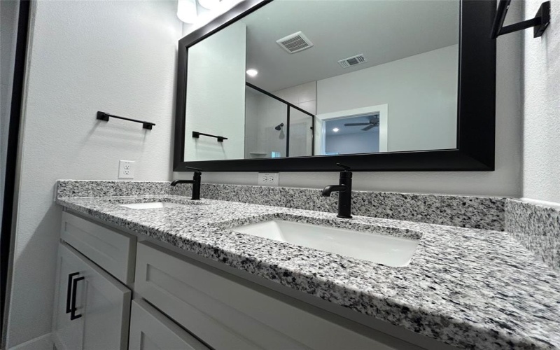 559 Mission Trail, Arlington, TX 76010, 3 Bedrooms Bedrooms, ,2 BathroomsBathrooms,Residential Lease,For Rent,559 Mission Trail,20864441