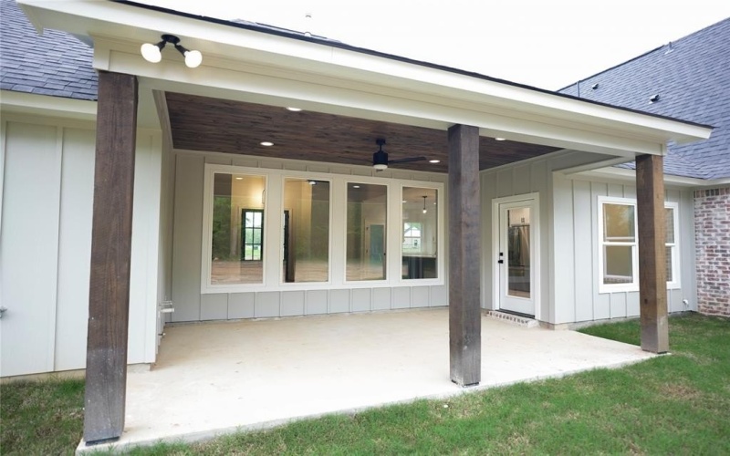 303 Ridge Drive, Stonewall, LA 71078, 4 Bedrooms Bedrooms, ,3 BathroomsBathrooms,Residential,For Sale,303 Ridge Drive,20864445