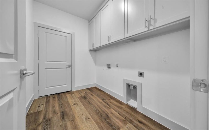 2404 Givendale Road, Dallas, TX 75241, 3 Bedrooms Bedrooms, ,2 BathroomsBathrooms,Residential,For Sale,2404 Givendale Road,20862311