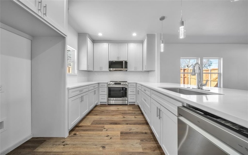 2404 Givendale Road, Dallas, TX 75241, 3 Bedrooms Bedrooms, ,2 BathroomsBathrooms,Residential,For Sale,2404 Givendale Road,20862311